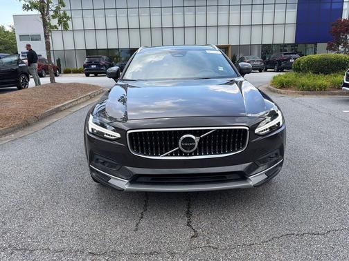 Platinum Grey Metallic 2025 Volvo V90 Cross Country Ultra, B6 AWD Gas (mild hybrid)