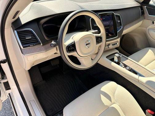 2023 Volvo XC90 B6 Plus 7-Seater