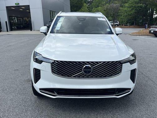 2025 Volvo XC90 B5 Plus 6-Seater