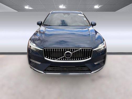 2023 Volvo XC60 B5 Ultimate Bright Theme