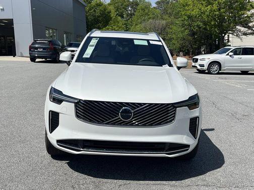 2025 Volvo XC90 B5 Plus 6-Seater