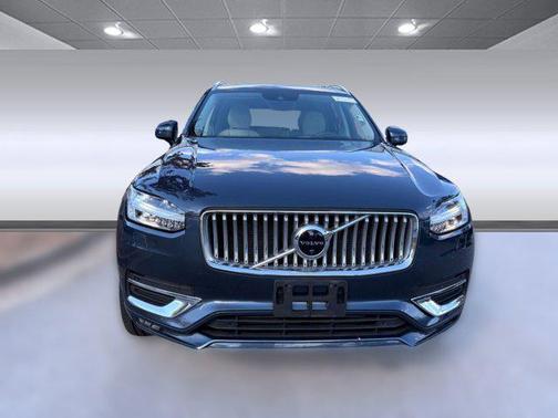 2022 Volvo XC90 T6 Inscription