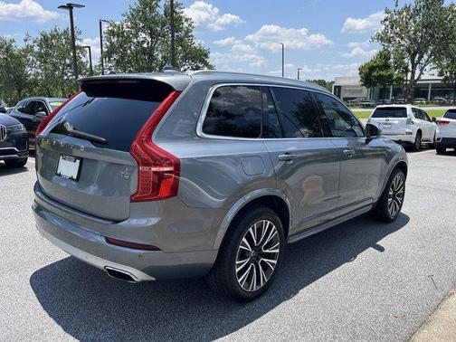 2020 Volvo XC90 T5 Momentum