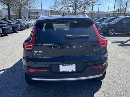 2025 Volvo XC40 B5 Plus Bright Theme