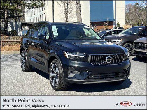 2025 Volvo XC40 B5 Plus Bright Theme