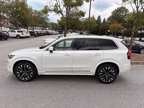 2025 Volvo XC90 B6 Plus 7-Seater