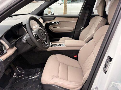 2025 Volvo XC90 B6 Plus 7-Seater