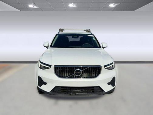2024 Volvo XC40 B5 Core Bright Theme