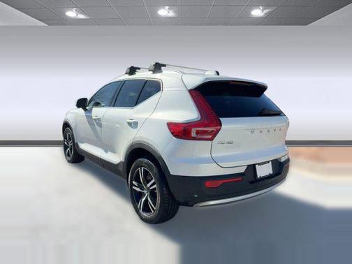 2024 Volvo XC40 B5 Core Bright Theme