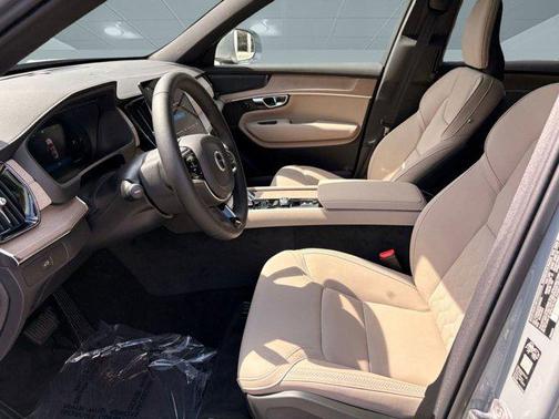 2026 Volvo XC90 B6 Plus 6-Seater