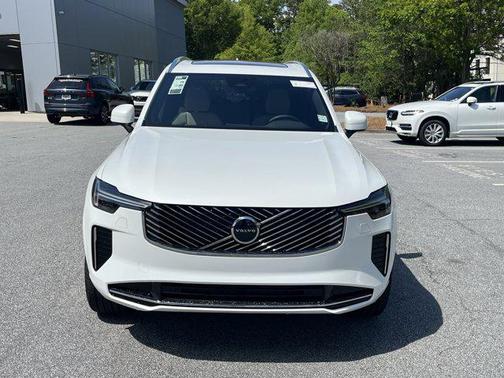 2025 Volvo XC90 B6 Core
