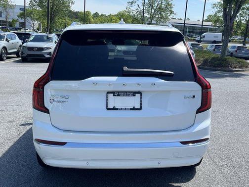 2025 Volvo XC90 B6 Core