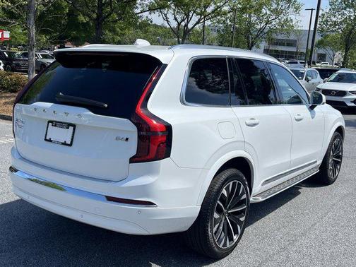 2025 Volvo XC90 B6 Core