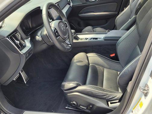 2020 Volvo S60 T5 R-Design