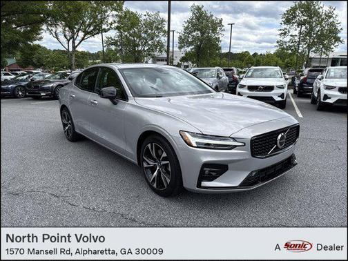 2024 Volvo S60 B5 Core Dark Theme