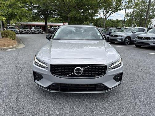 2024 Volvo S60 B5 Core Dark Theme