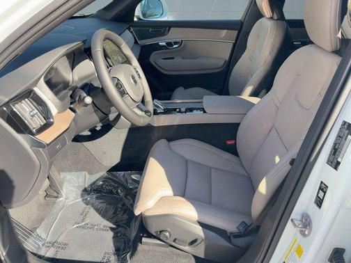 2026 Volvo XC90 B6 Ultra 7-Seater