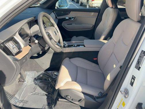 2026 Volvo XC90 B6 Ultra 7-Seater