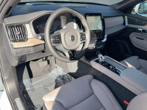 2026 Volvo XC90 B6 Ultra 7-Seater