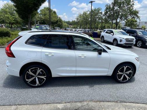 2025 Volvo XC60 Plug-In Hybrid T8 Ultra