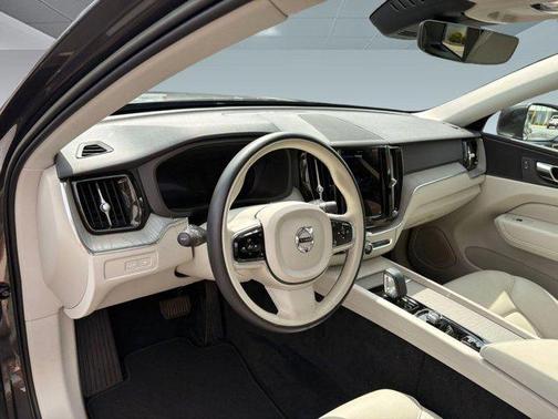 2023 Volvo XC60 Recharge Plug-In Hybrid T8 Plus Bright Theme
