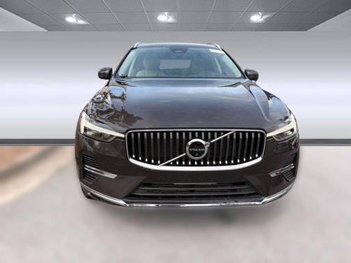 2023 Volvo XC60 Recharge Plug-In Hybrid T8 Plus Bright Theme