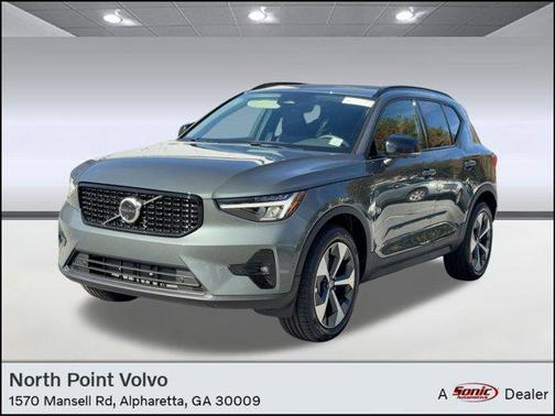 2026 Volvo XC40 B4 Plus