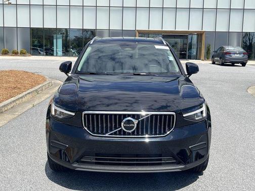 2025 Volvo XC40 B5 Core Bright Theme