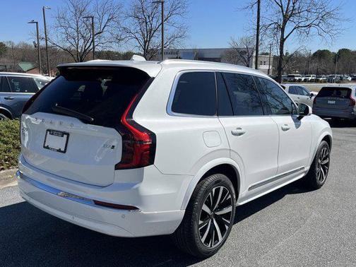 2025 Volvo XC90 B6 Core