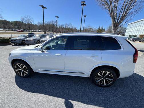 2025 Volvo XC90 B6 Core