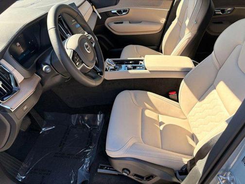 2026 Volvo XC90 Plus, B6 AWD Gas (mild hybrid), Gasoline, Bright, 7 Seats