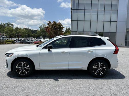 2026 Volvo XC60 B5 Core