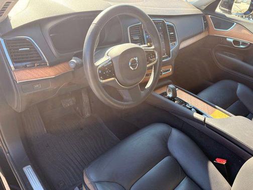 2024 Volvo XC90 B6 Plus Bright Theme 7-Seater