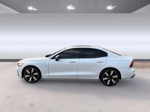 2024 Volvo S60 Recharge Plug-In Hybrid T8 Ultimate Dark Theme