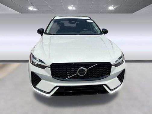 2025 Volvo XC60 Plus
