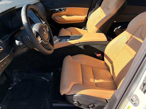 2024 Volvo XC90 Recharge Plug-In Hybrid T8 Ultimate Bright Theme 7-Seater