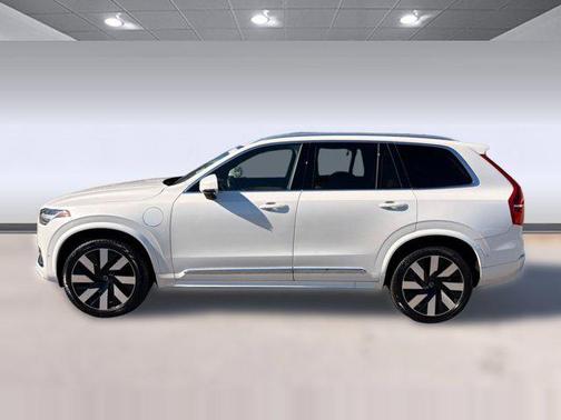 2024 Volvo XC90 Recharge Plug-In Hybrid T8 Ultimate Bright Theme 7-Seater