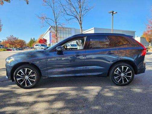 2025 Volvo XC60 B5 Plus