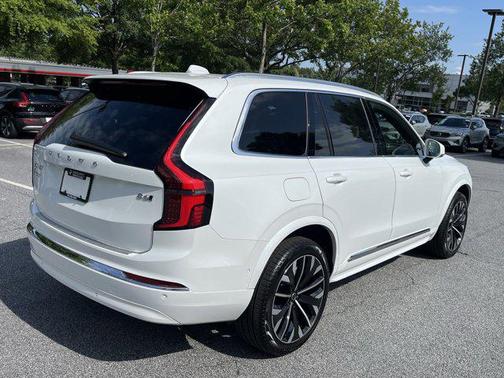 2025 Volvo XC90 B6 Plus 7-Seater