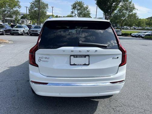 2025 Volvo XC90 B6 Plus 7-Seater