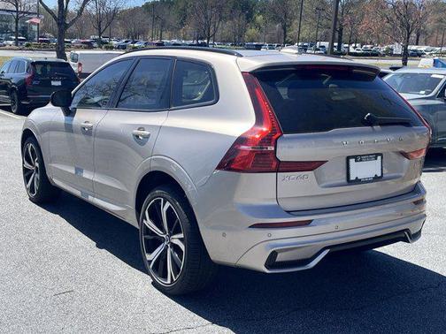 2025 Volvo XC60 B5 Ultra