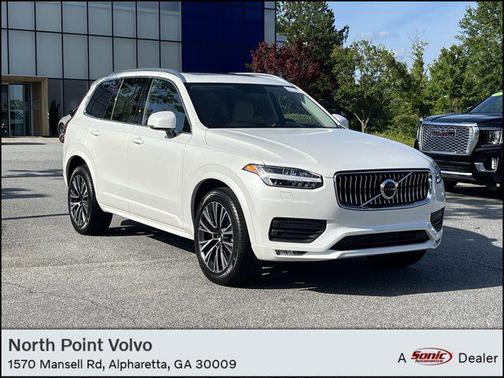 2022 Volvo XC90 T6 Momentum