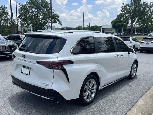 2023 Toyota Sienna Platinum 7 Passenger
