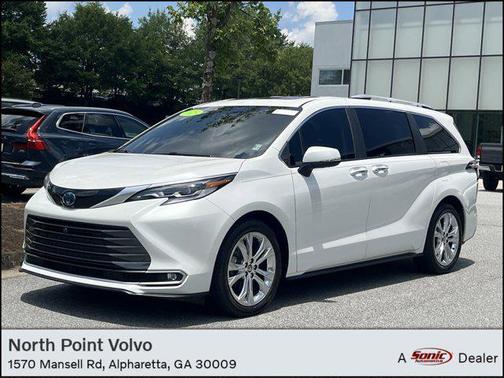 2023 Toyota Sienna Platinum 7 Passenger