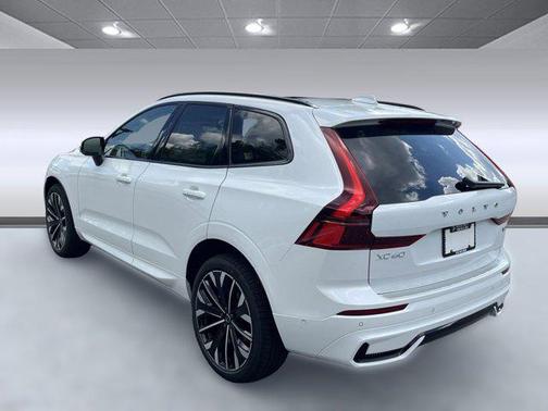 2026 Volvo XC60 B5 Ultra