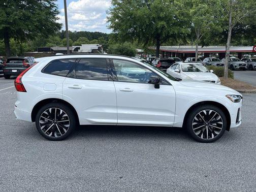 2026 Volvo XC60 B5 Ultra
