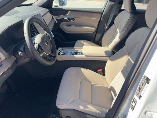 2026 Volvo XC90 B5 Plus 7-Seater