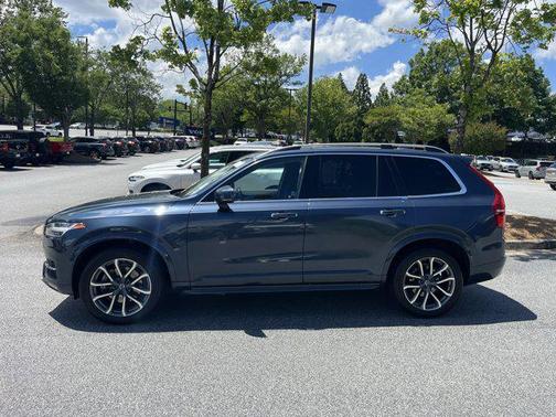 2019 Volvo XC90 T6 Momentum