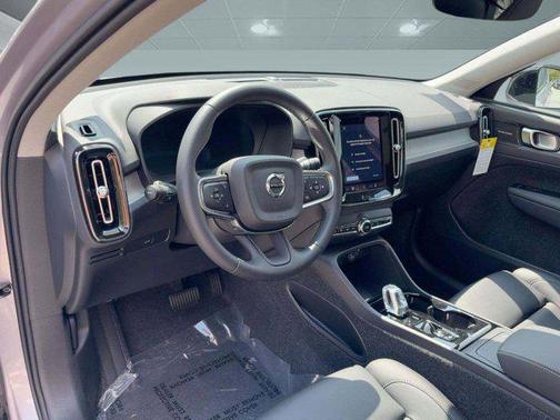 2026 Volvo XC40 B5 Ultra