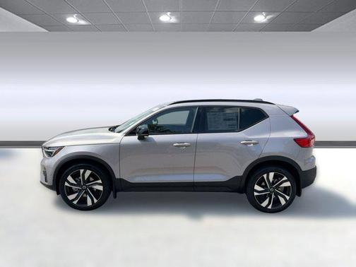 2026 Volvo XC40 B5 Ultra